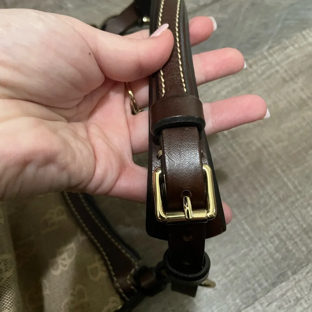 Dooney and Bourke purse. Used. - Picture 3 of 4